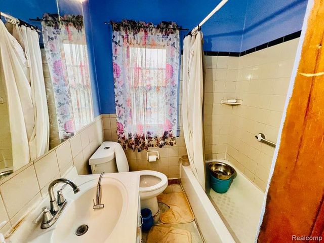 3215 Evaline Street, Hamtramck, MI 48212