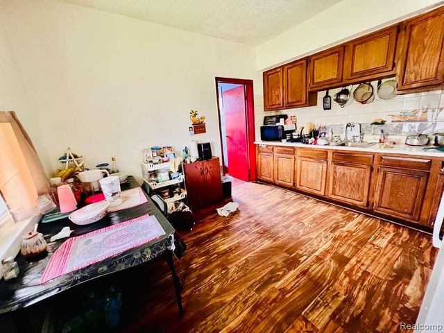 3215 Evaline Street, Hamtramck, MI 48212