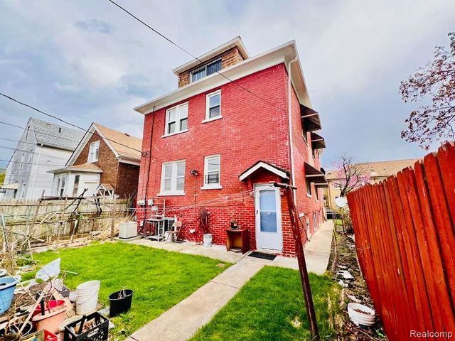 3215 Evaline Street, Hamtramck, MI 48212
