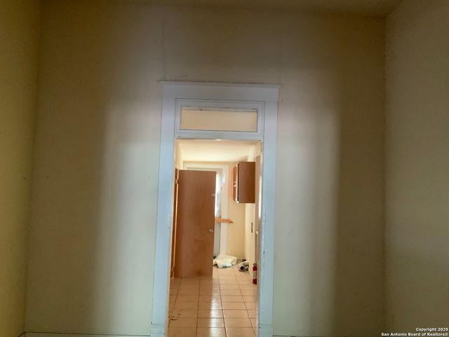 309 E 3rd Street, Nixon, TX 78140