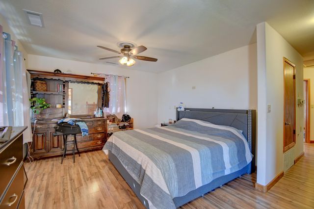 10 S Circle Road, Edgewood, NM 87015