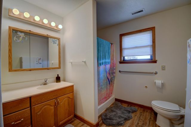 10 S Circle Road, Edgewood, NM 87015