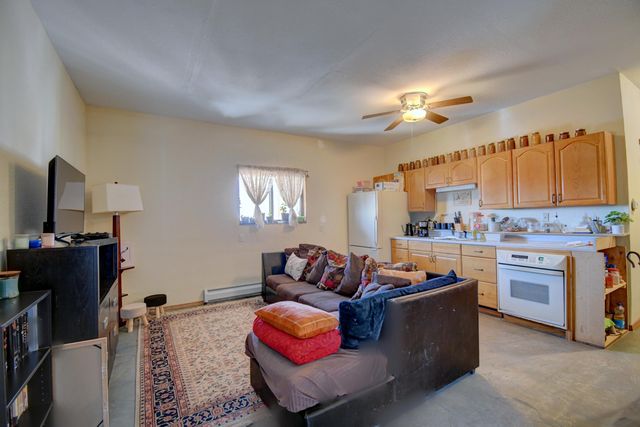 10 S Circle Road, Edgewood, NM 87015