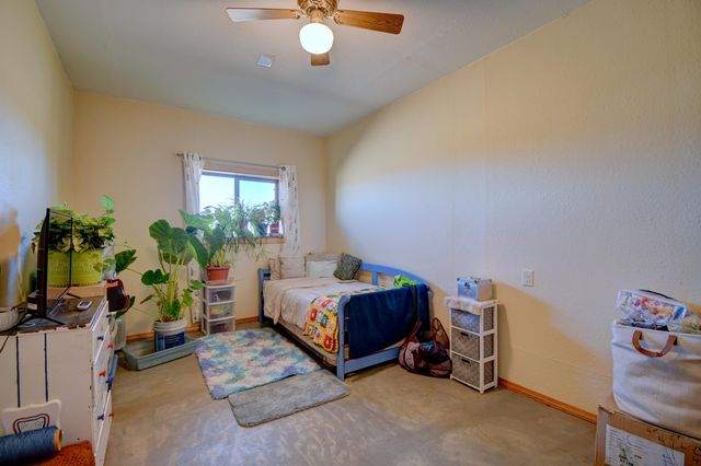 10 S Circle Road, Edgewood, NM 87015