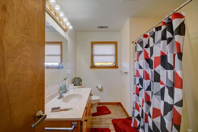 10 S Circle Road, Edgewood, NM 87015