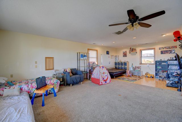 10 S Circle Road, Edgewood, NM 87015