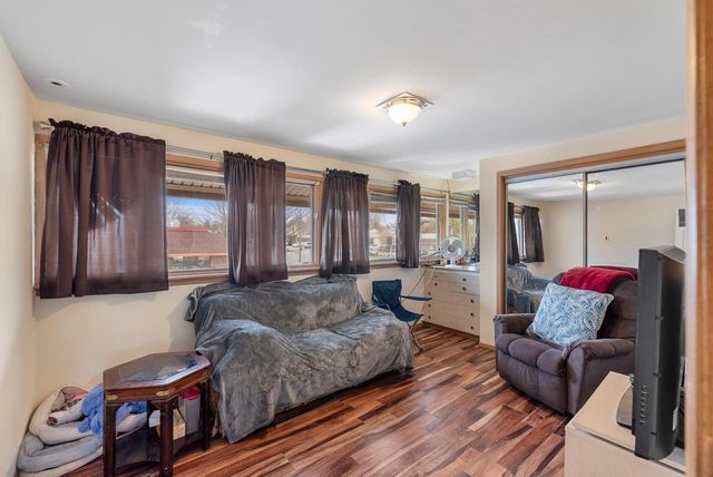 8915 W Becher STREET, West Allis, WI 53227