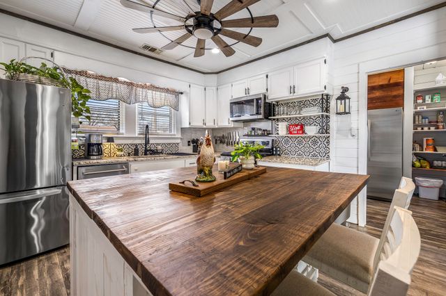 641 W 3rd Street, Baird, TX 79504