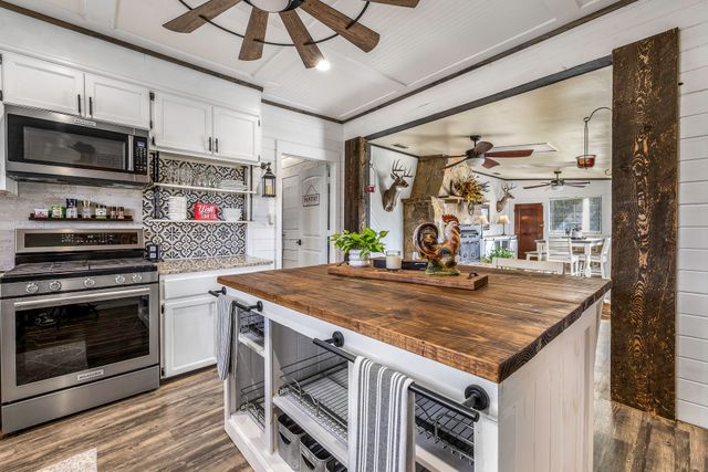 641 W 3rd Street, Baird, TX 79504