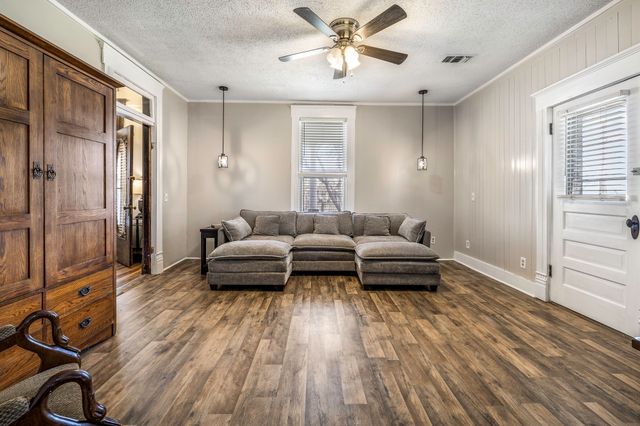 641 W 3rd Street, Baird, TX 79504