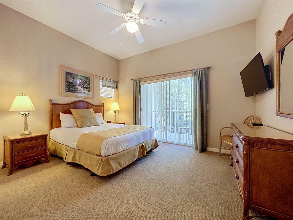 Image 11 of property listing at 805 LUCAYA LOOP 8201, Davenport, FL 33897