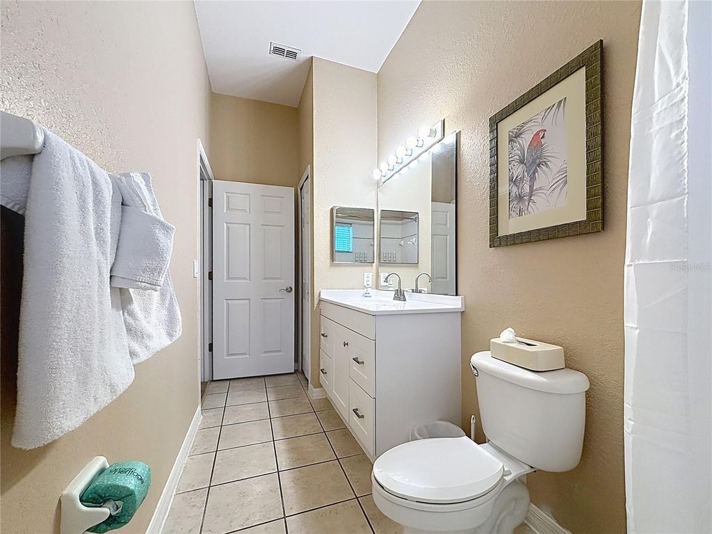 Image 15 of property listing at 805 LUCAYA LOOP 8201, Davenport, FL 33897