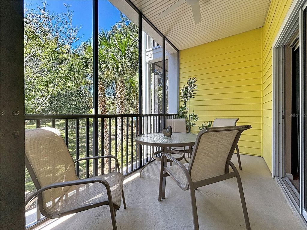 Image 23 of property listing at 805 LUCAYA LOOP 8201, Davenport, FL 33897