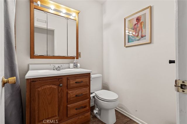 913 S Laurel, Santa Ana, CA 92704