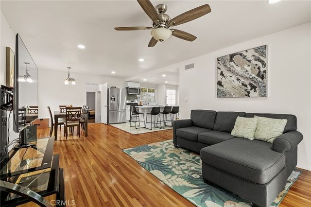 913 S Laurel, Santa Ana, CA 92704