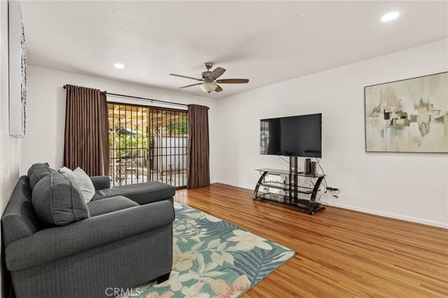 913 S Laurel, Santa Ana, CA 92704