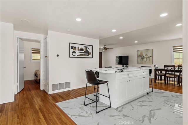 913 S Laurel, Santa Ana, CA 92704