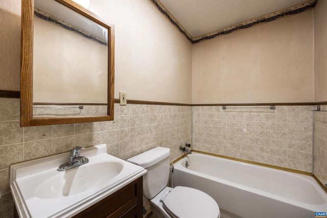 7311 S SEMINOLE TRL, Rochelle, VA 22738