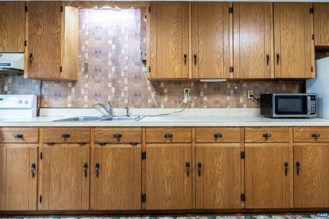 7311 S SEMINOLE TRL, Rochelle, VA 22738