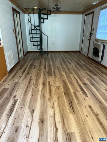 7311 S SEMINOLE TRL, Rochelle, VA 22738