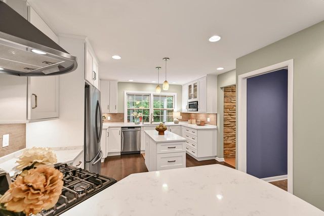 7408 N Seneca ROAD, Fox Point, WI 53217