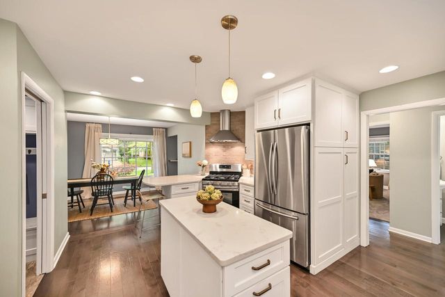 7408 N Seneca ROAD, Fox Point, WI 53217