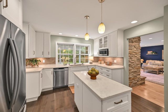 7408 N Seneca ROAD, Fox Point, WI 53217