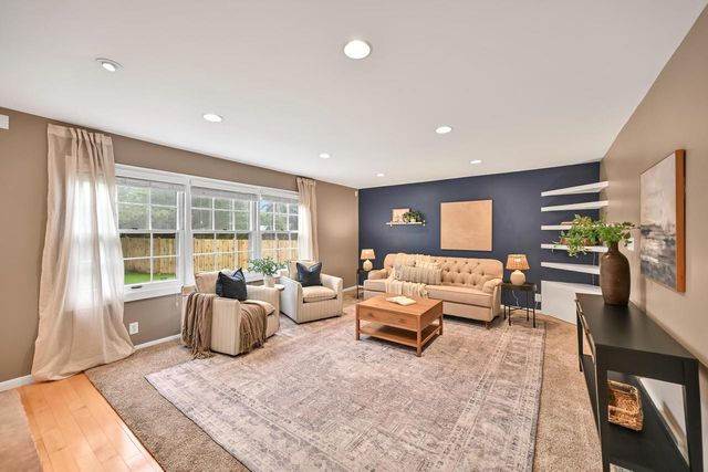 7408 N Seneca ROAD, Fox Point, WI 53217