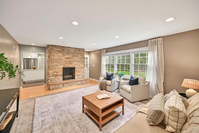 7408 N Seneca ROAD, Fox Point, WI 53217