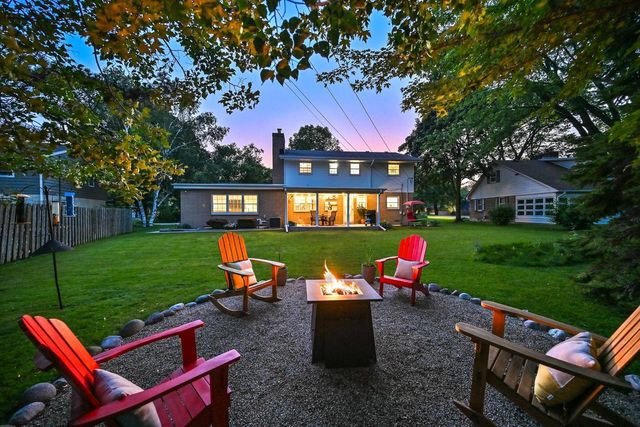 7408 N Seneca ROAD, Fox Point, WI 53217