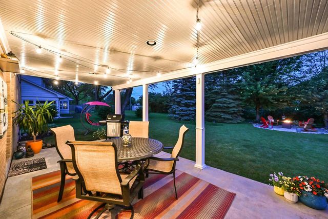 7408 N Seneca ROAD, Fox Point, WI 53217