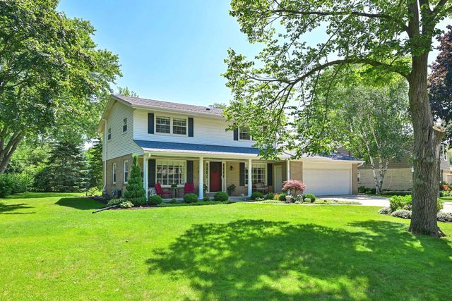 7408 N Seneca ROAD, Fox Point, WI 53217