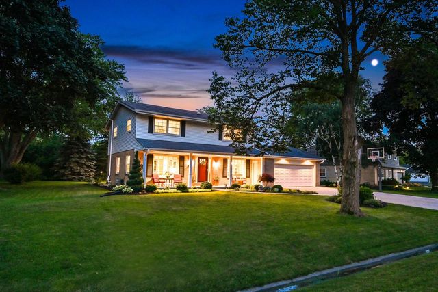7408 N Seneca ROAD, Fox Point, WI 53217