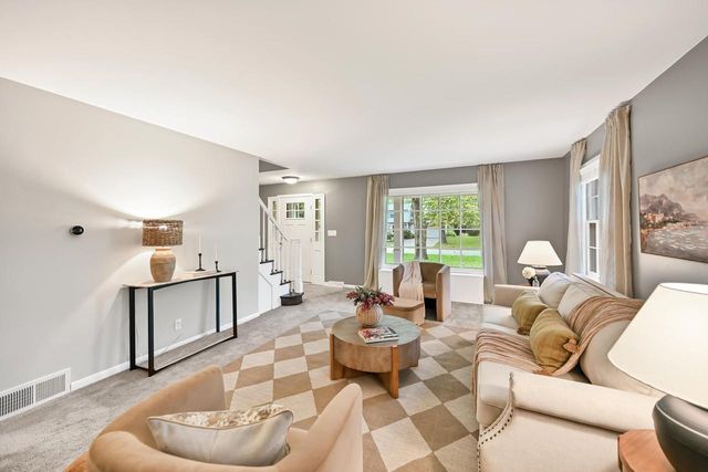 7408 N Seneca ROAD, Fox Point, WI 53217