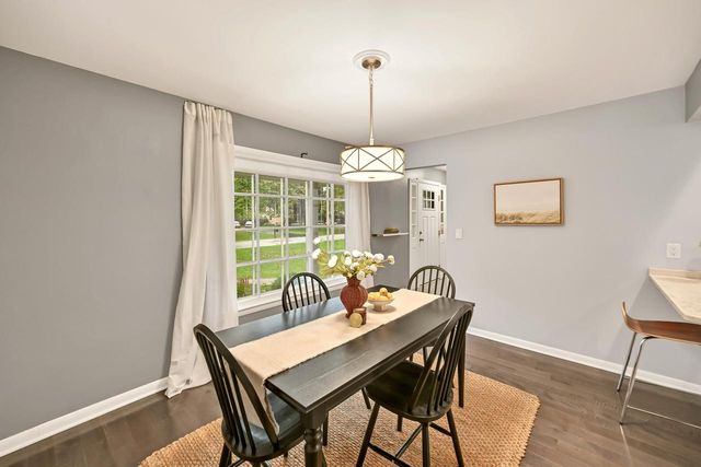 7408 N Seneca ROAD, Fox Point, WI 53217