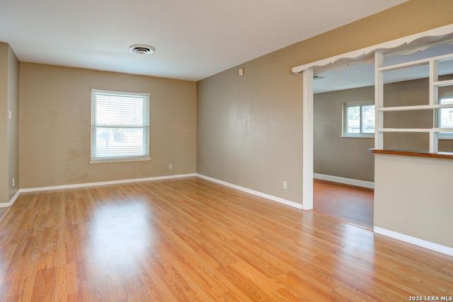 5911 Shoreview PL, San Antonio, TX 78242