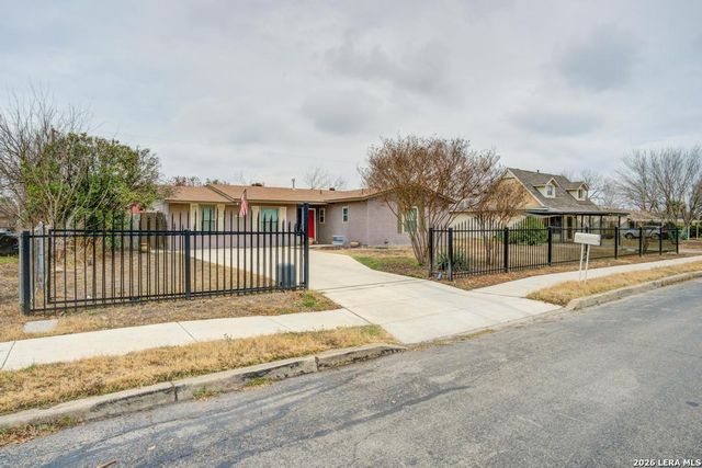 5911 Shoreview PL, San Antonio, TX 78242