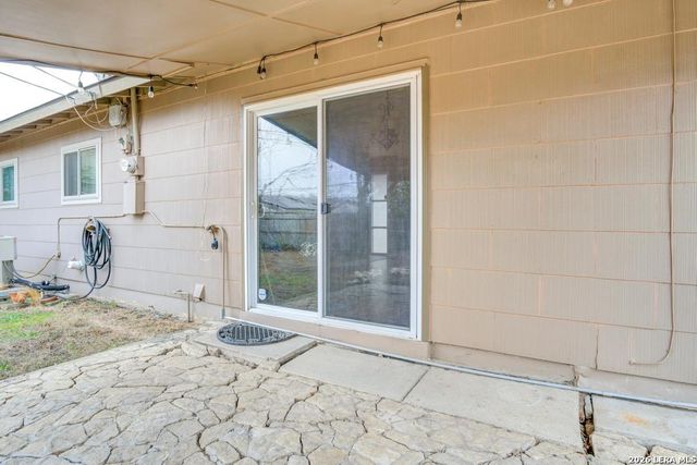 5911 Shoreview PL, San Antonio, TX 78242