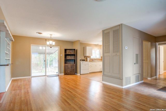 5911 Shoreview PL, San Antonio, TX 78242