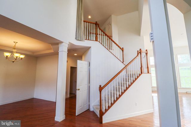 2730 WOODSPRING DR, York, PA 17402