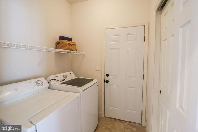 2730 WOODSPRING DR, York, PA 17402
