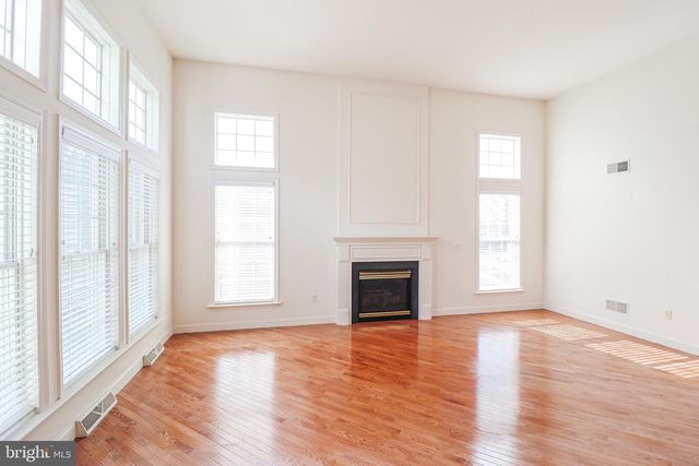 2730 WOODSPRING DR, York, PA 17402