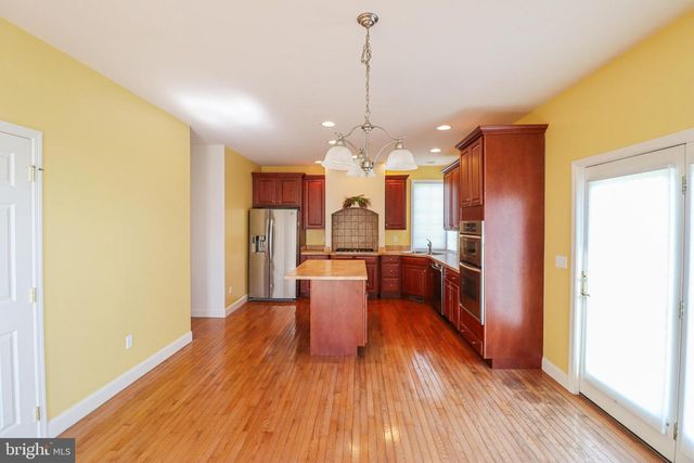 2730 WOODSPRING DR, York, PA 17402
