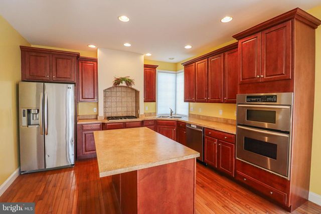 2730 WOODSPRING DR, York, PA 17402