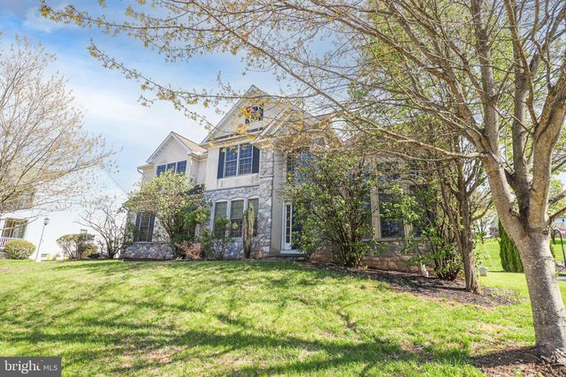 2730 WOODSPRING DR, York, PA 17402