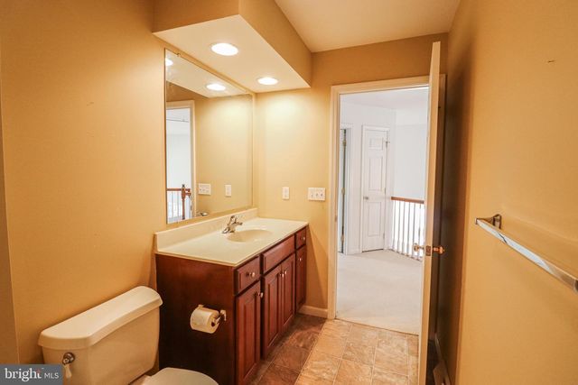 2730 WOODSPRING DR, York, PA 17402