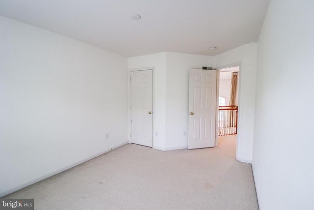 2730 WOODSPRING DR, York, PA 17402
