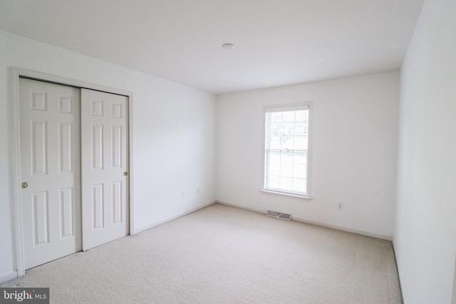2730 WOODSPRING DR, York, PA 17402