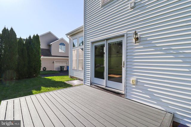 2730 WOODSPRING DR, York, PA 17402