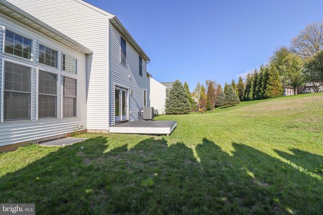 2730 WOODSPRING DR, York, PA 17402